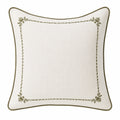 Cojín decorativo cuadrado 45 cm de tela beige con bordado verde estilo clásico
