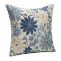 Cojín decorativo cuadrado 45 cm de tejido beige y azul con flores en relieve